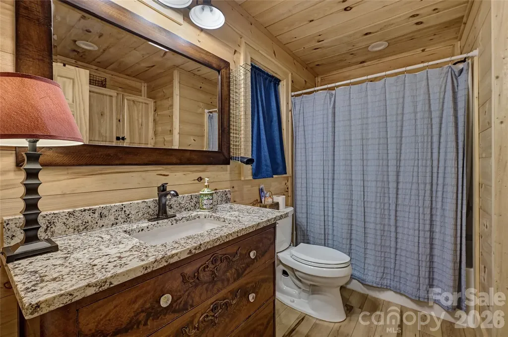 4017 Canada Road Tuckasegee NC 28783