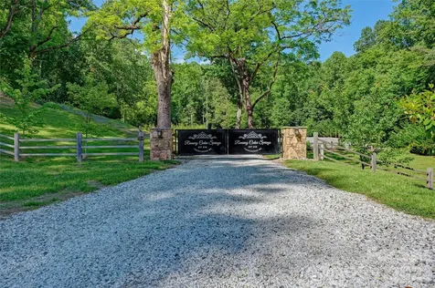 4017 Canada Road Tuckasegee NC 28783