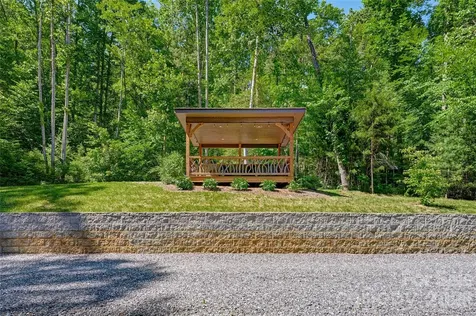 4017 Canada Road Tuckasegee NC 28783