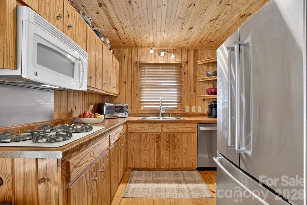 108 Beach Drive New London NC 28127