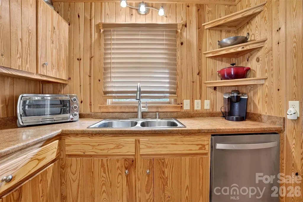 108 Beach Drive New London NC 28127