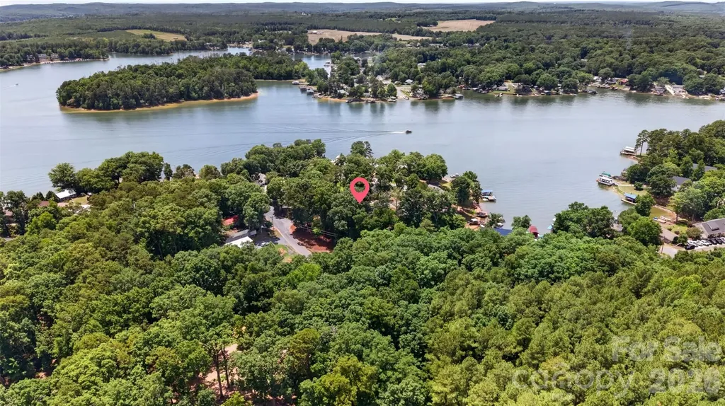 108 Beach Drive New London NC 28127