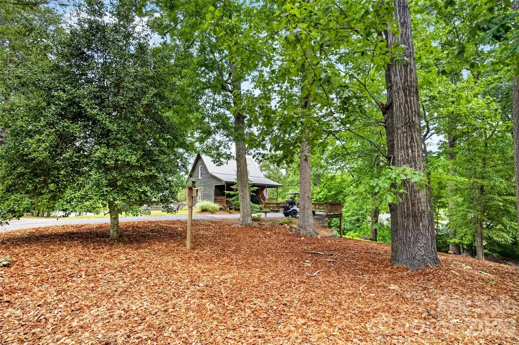 108 Beach Drive New London NC 28127