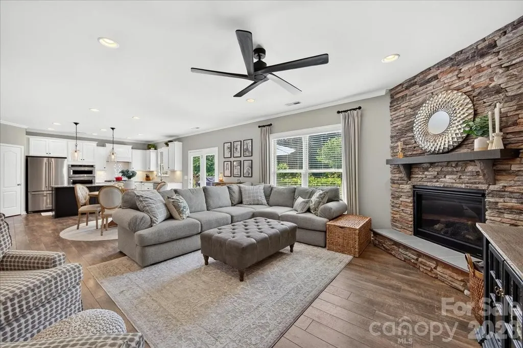 12515 Current Drive Charlotte NC 28278