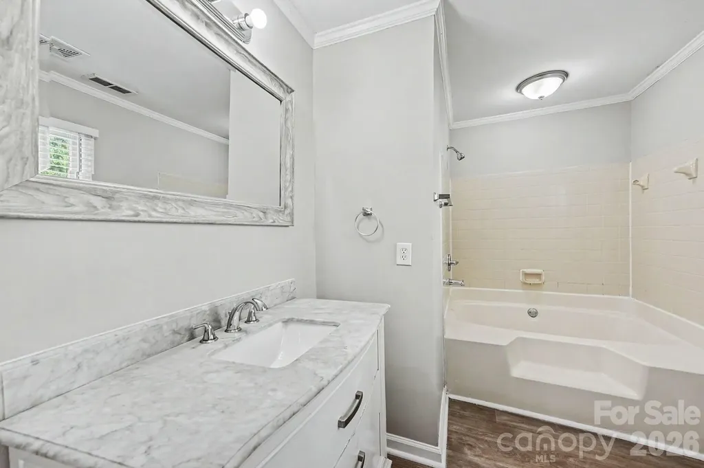 6804 Streamside Drive Charlotte NC 28212
