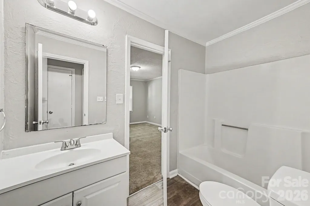 6804 Streamside Drive Charlotte NC 28212