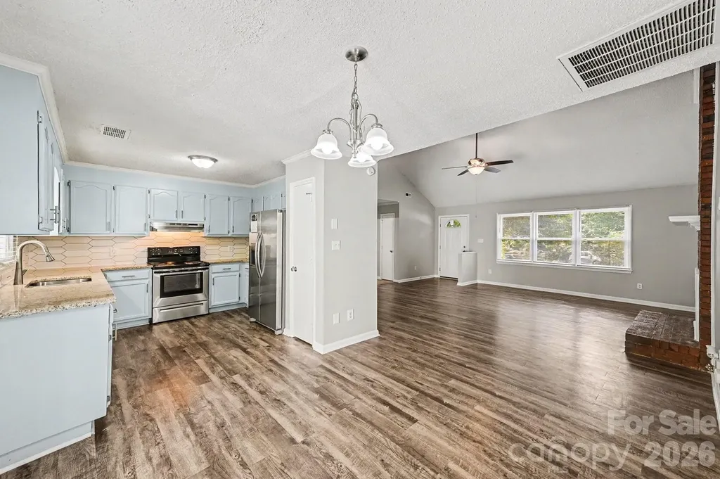 6804 Streamside Drive Charlotte NC 28212