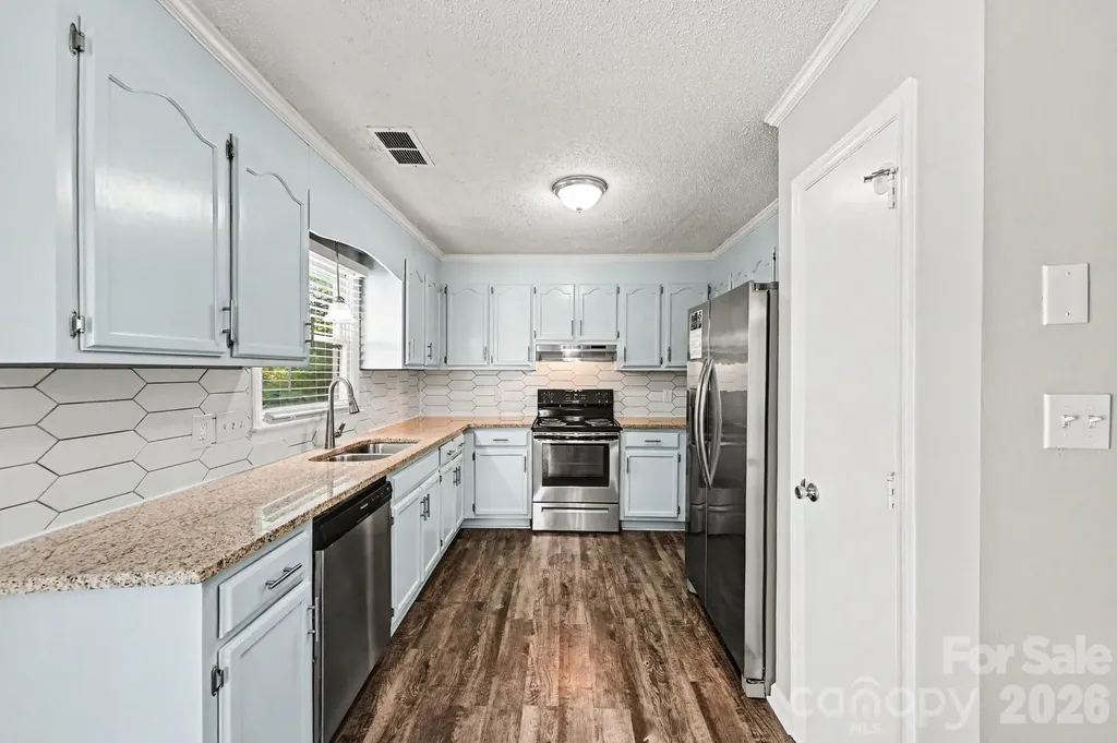 6804 Streamside Drive Charlotte NC 28212