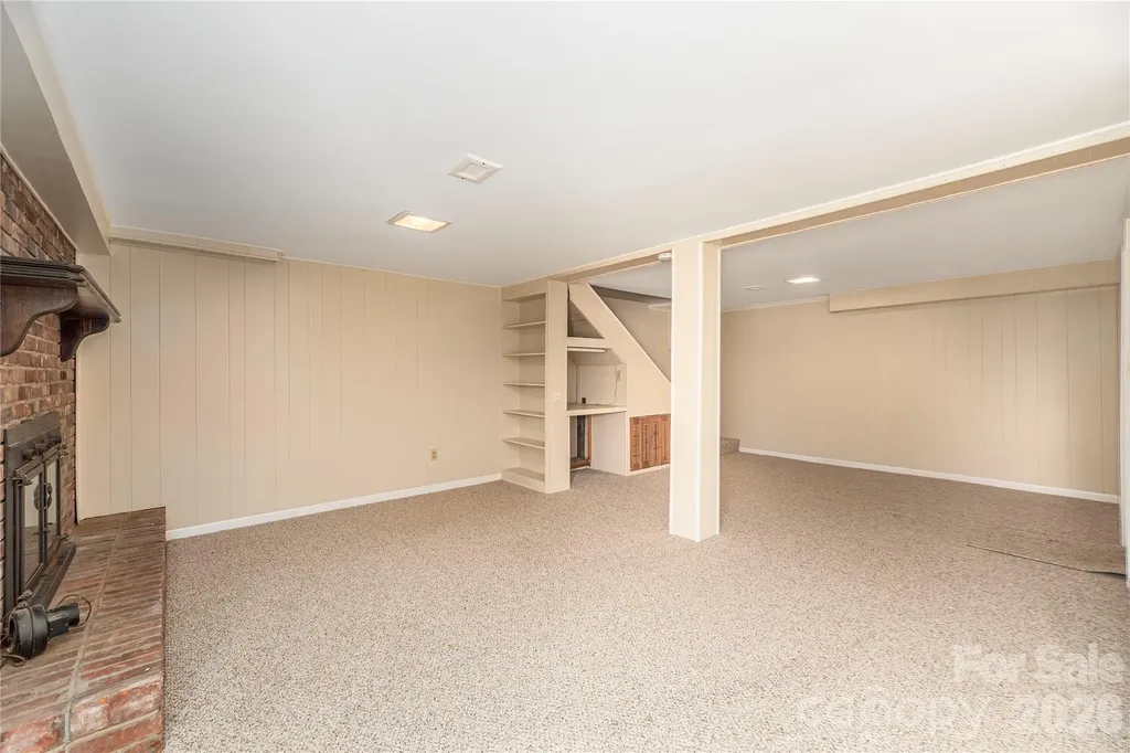 881 Mulberry Street Clyde NC 28721