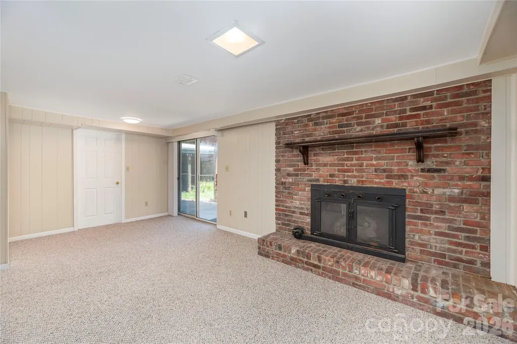 881 Mulberry Street Clyde NC 28721