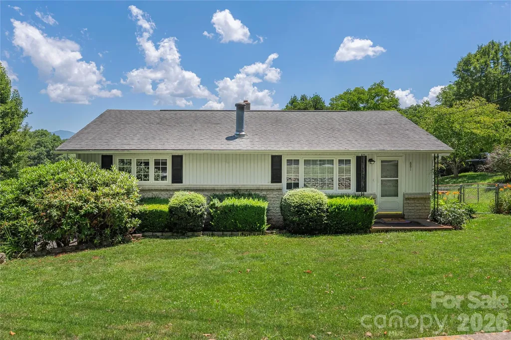 881 Mulberry Street Clyde NC 28721