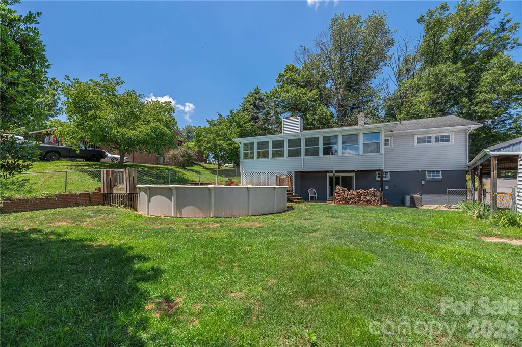 881 Mulberry Street Clyde NC 28721