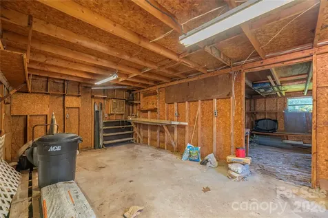 881 Mulberry Street Clyde NC 28721