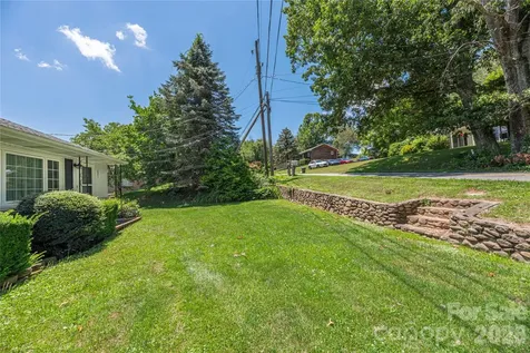 881 Mulberry Street Clyde NC 28721
