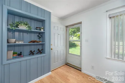 881 Mulberry Street Clyde NC 28721