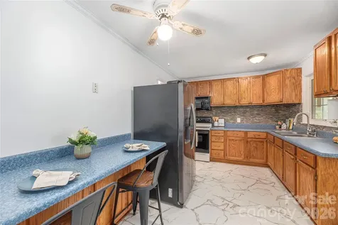 881 Mulberry Street Clyde NC 28721
