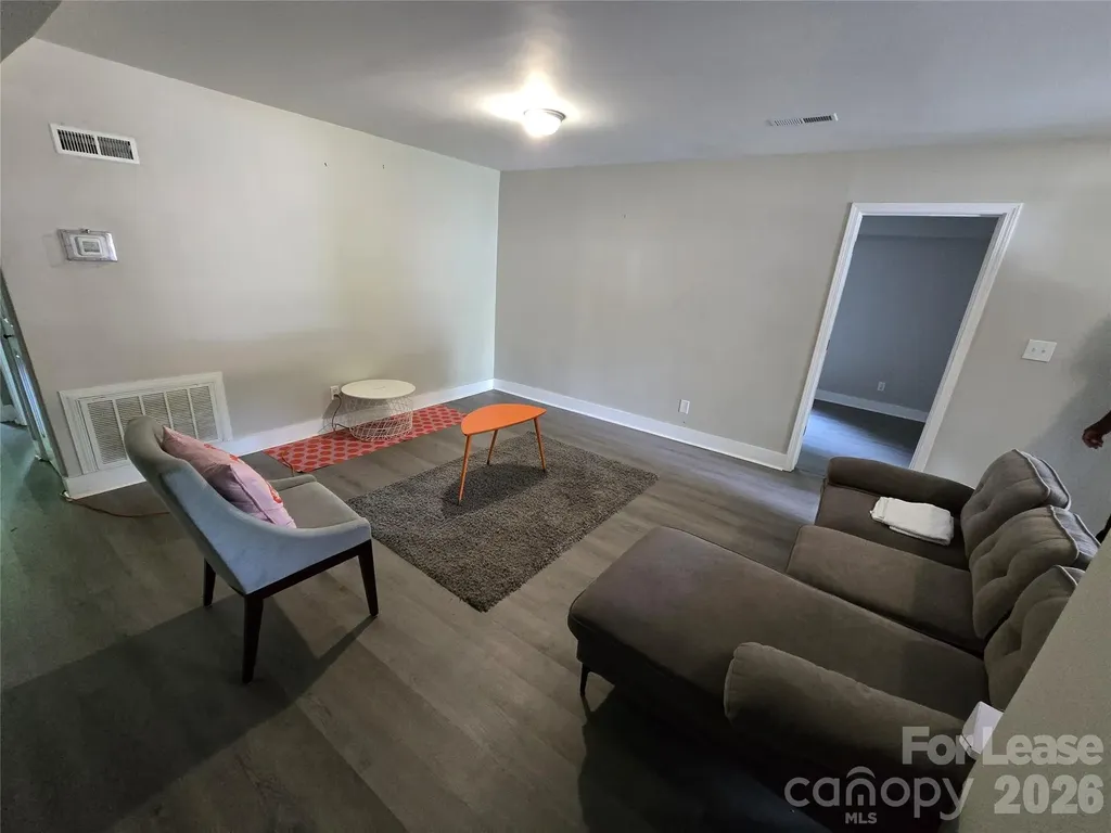2727 Englehardt Street Charlotte NC 28216