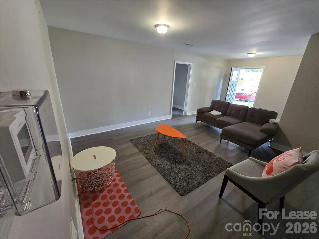 2727 Englehardt Street Charlotte NC 28216