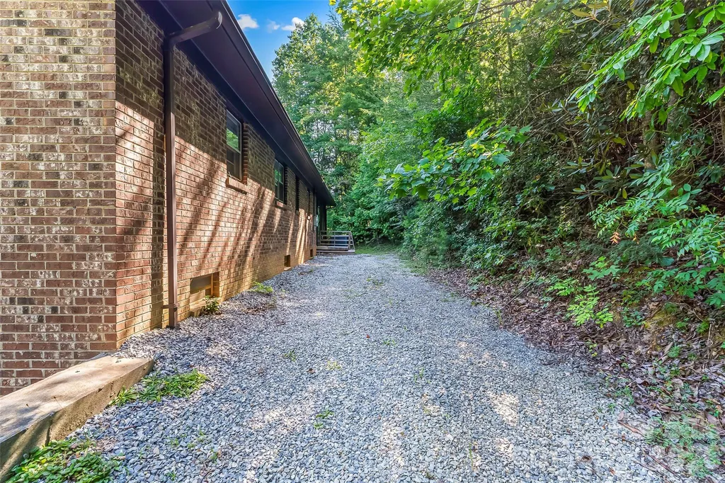215 N Fork River Road Marion NC 28752