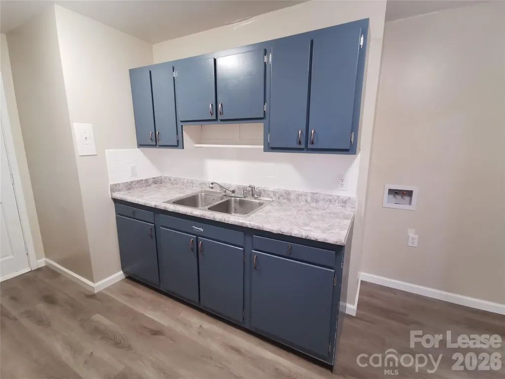 1932 Holly Street Charlotte NC 28216
