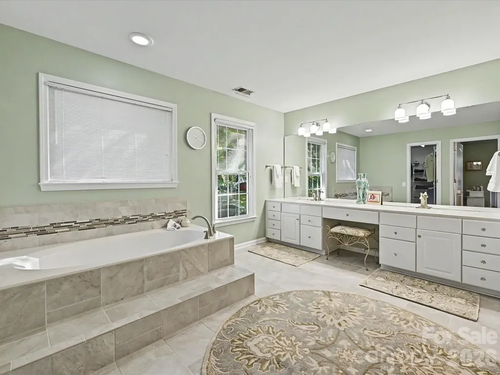 5710 Kinglet Lane Charlotte NC 28269