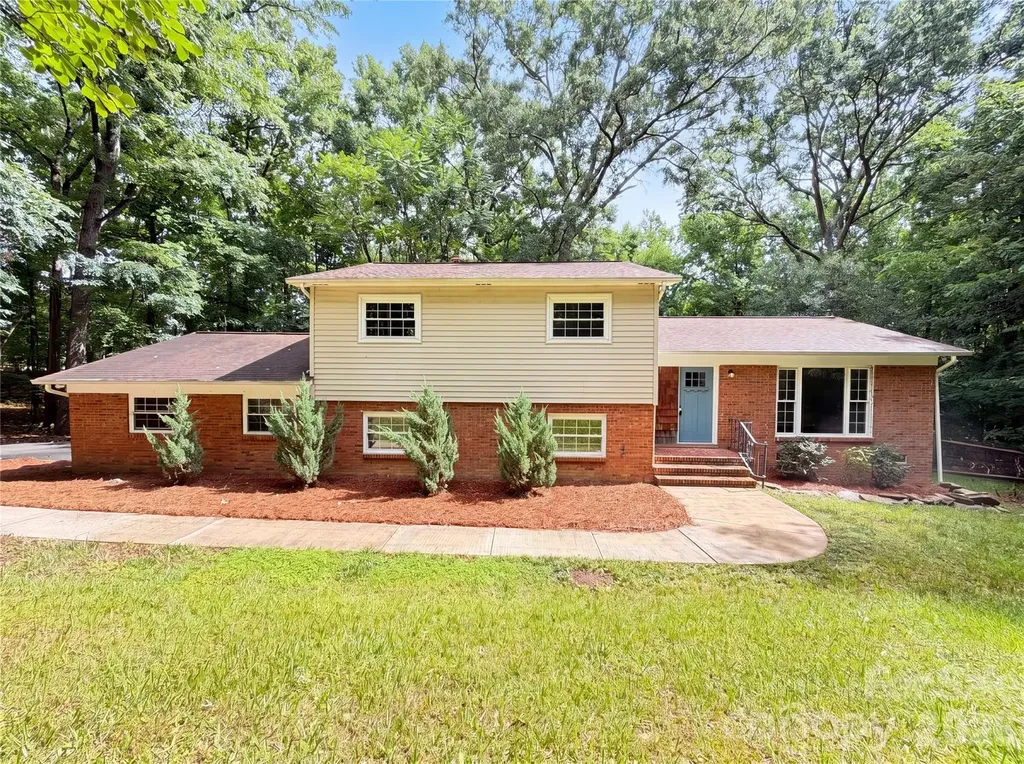 2200 Fair Forest Drive Matthews NC 28105