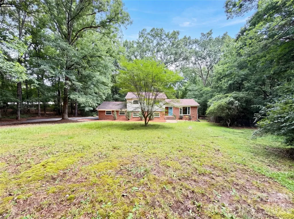 2200 Fair Forest Drive Matthews NC 28105