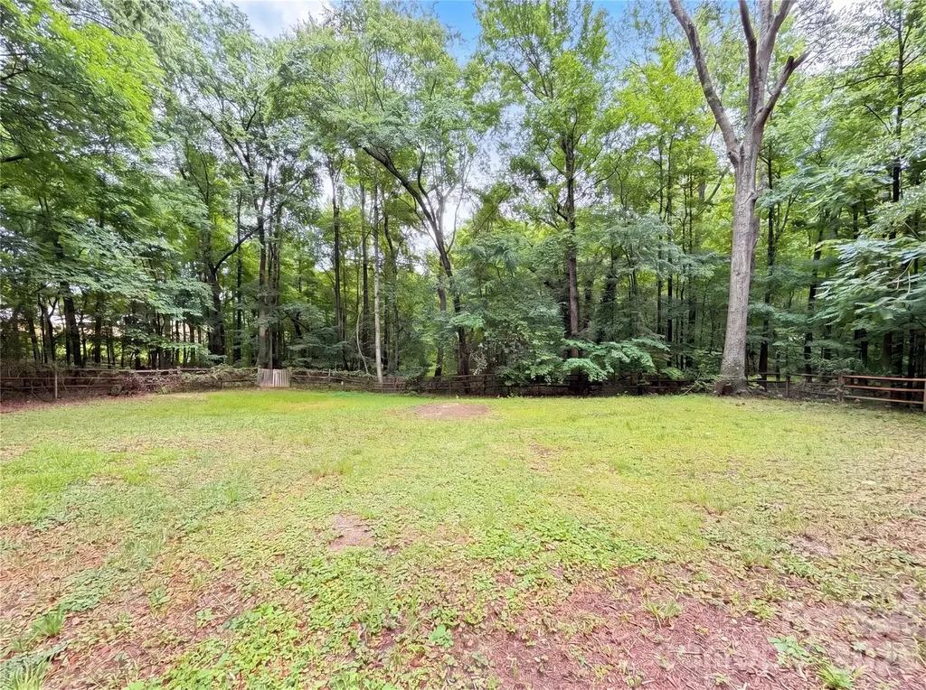 2200 Fair Forest Drive Matthews NC 28105