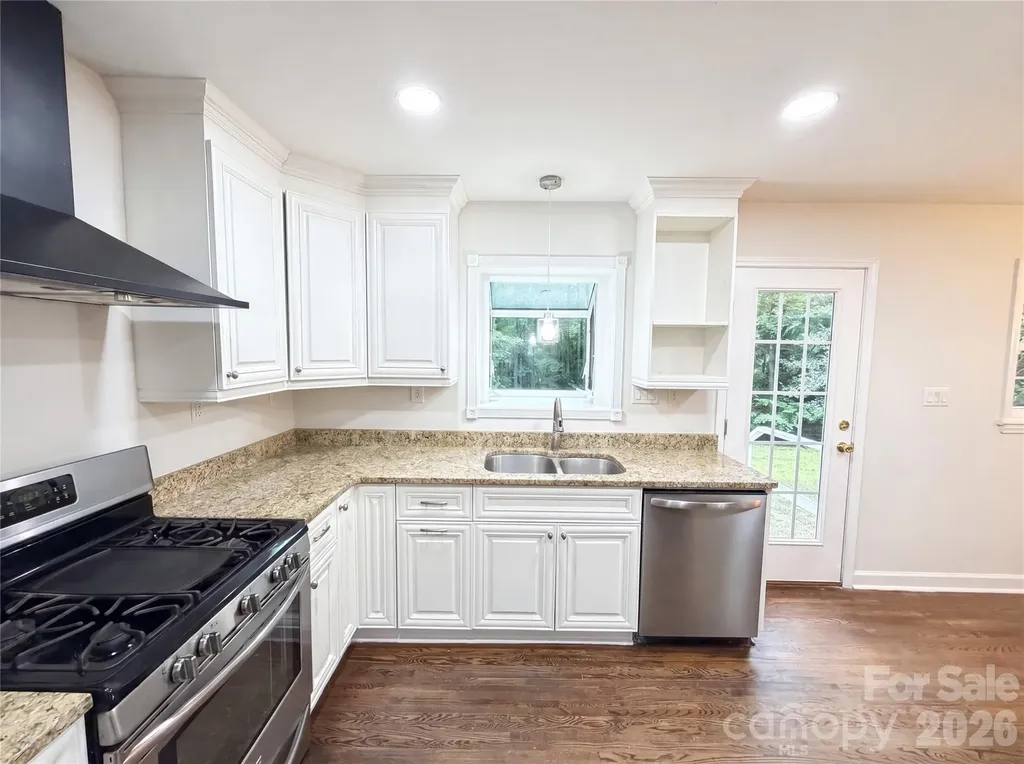 2200 Fair Forest Drive Matthews NC 28105