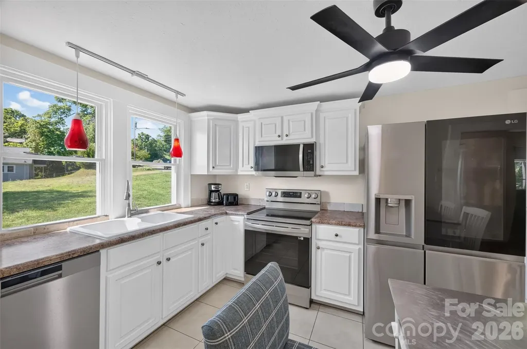 106 Lake Drive Hickory NC 28601