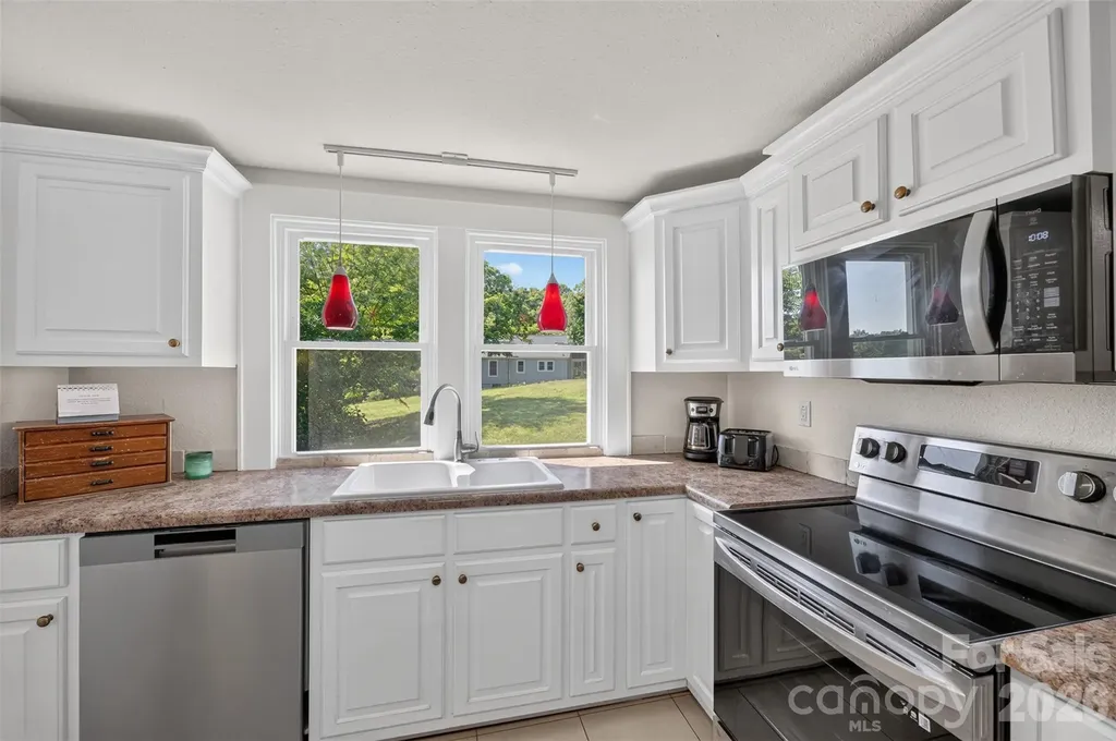 106 Lake Drive Hickory NC 28601