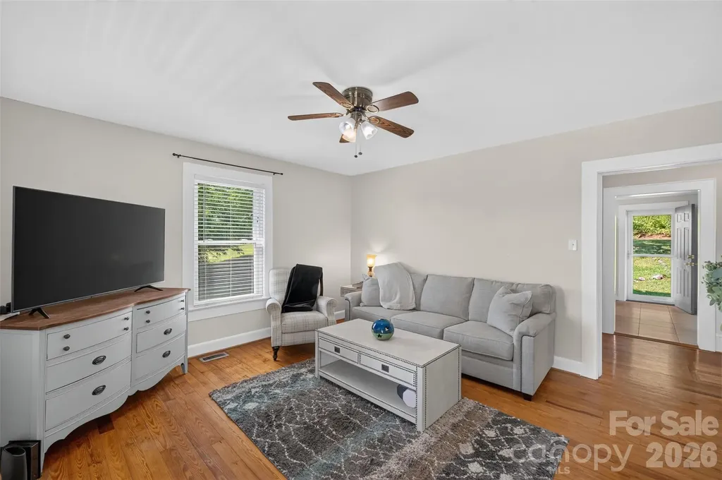 106 Lake Drive Hickory NC 28601