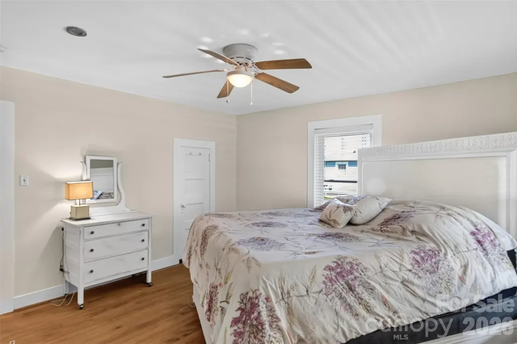 106 Lake Drive Hickory NC 28601