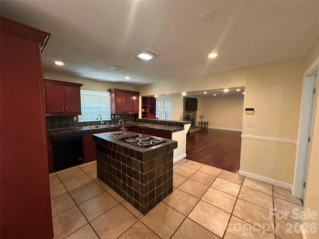 5836 Lebanon Road Charlotte NC 28227