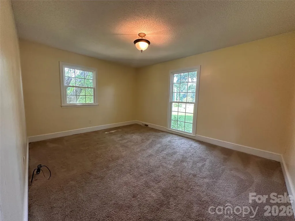 5836 Lebanon Road Charlotte NC 28227