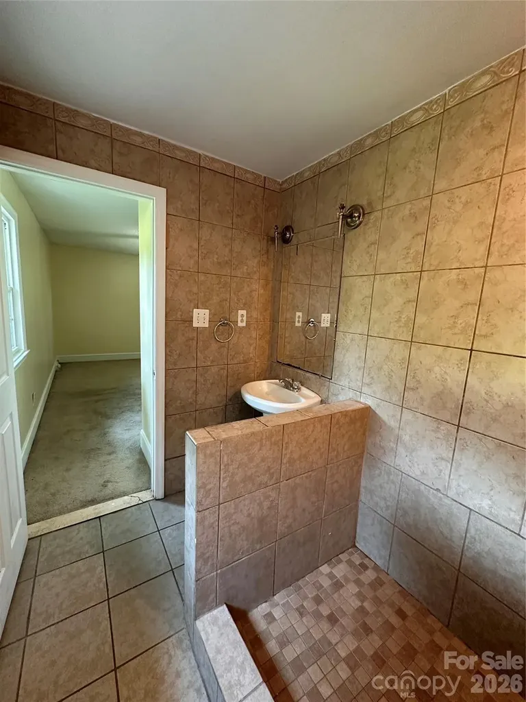 5836 Lebanon Road Charlotte NC 28227