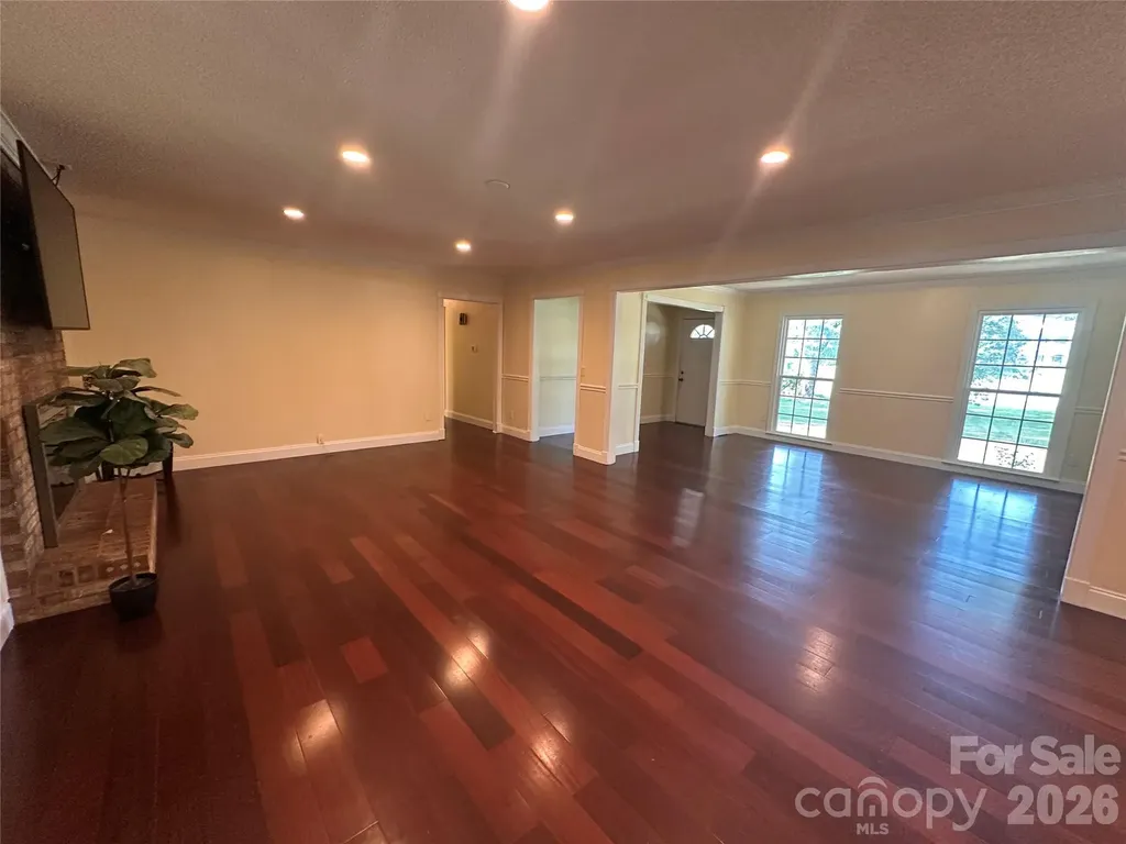 5836 Lebanon Road Charlotte NC 28227