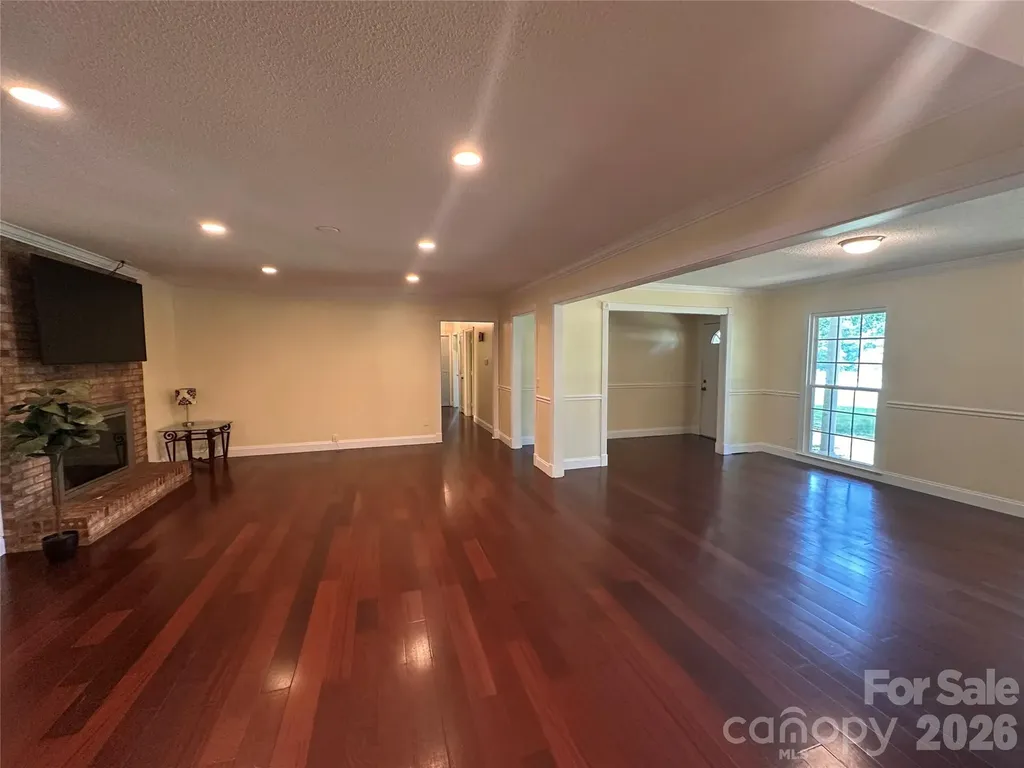 5836 Lebanon Road Charlotte NC 28227
