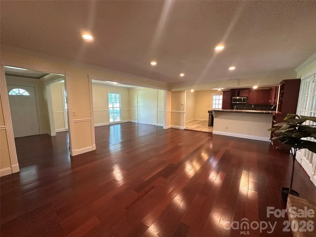 5836 Lebanon Road Charlotte NC 28227