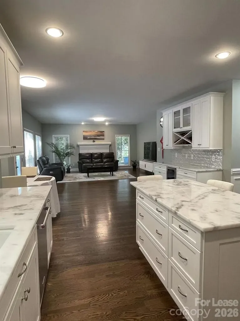 6025 Oakridge Court Matthews NC 28104