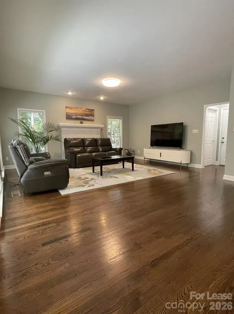 6025 Oakridge Court Matthews NC 28104