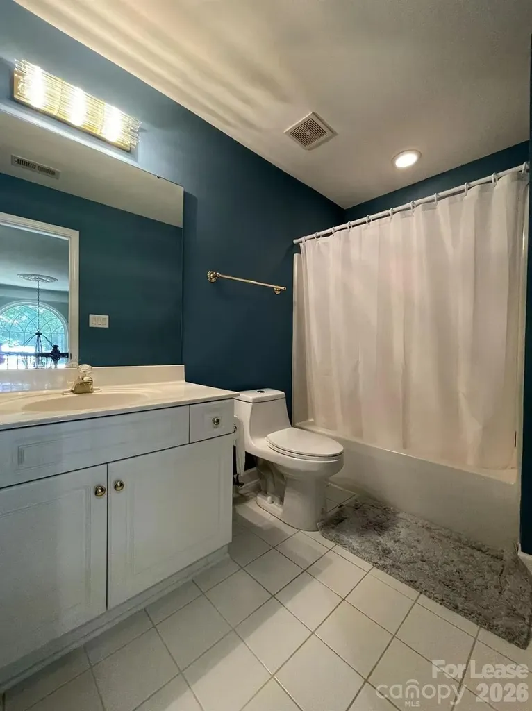 6025 Oakridge Court Matthews NC 28104