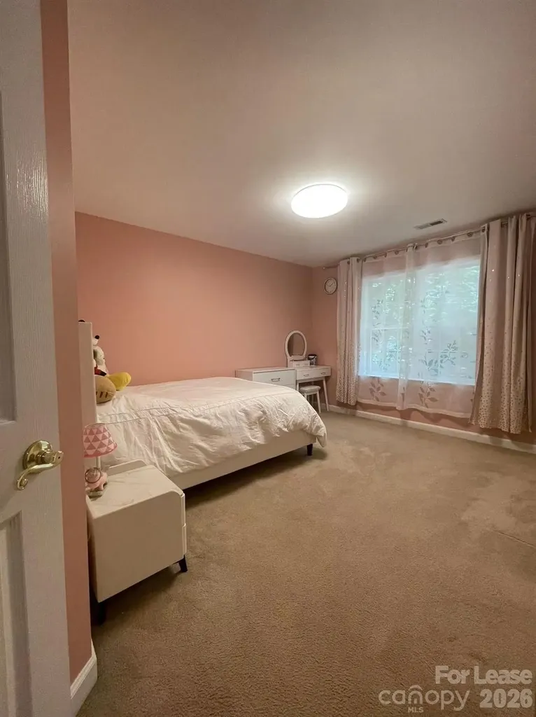 6025 Oakridge Court Matthews NC 28104
