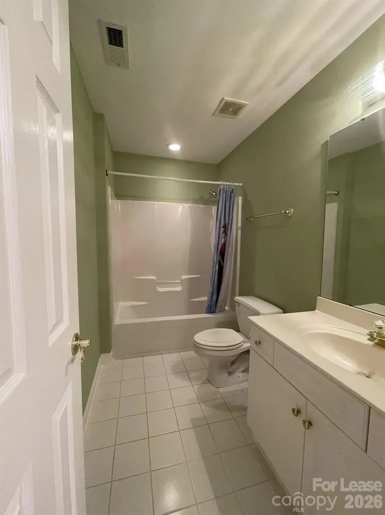 6025 Oakridge Court Matthews NC 28104