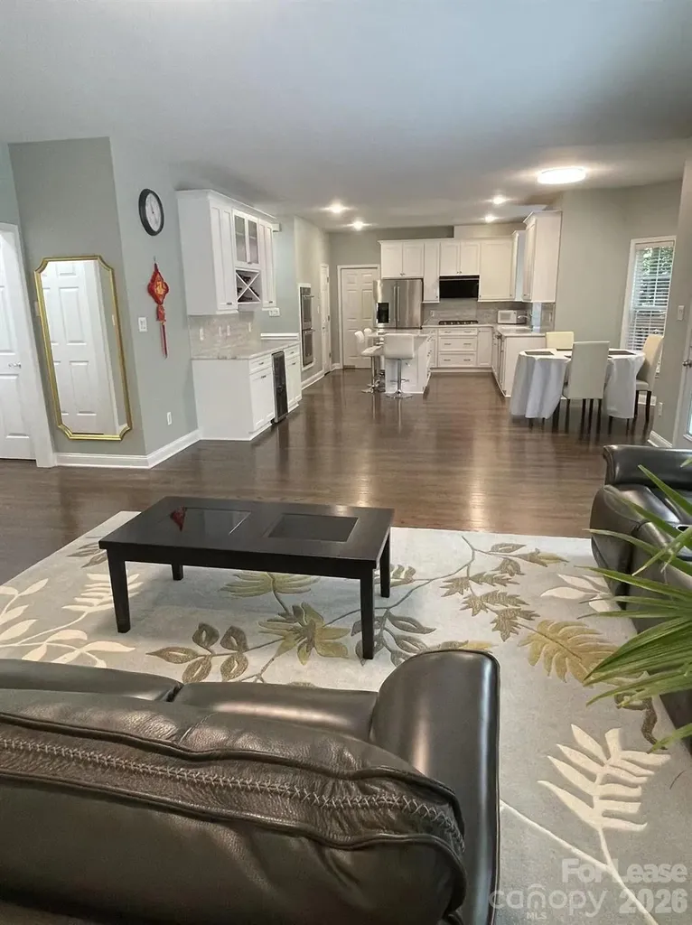 6025 Oakridge Court Matthews NC 28104