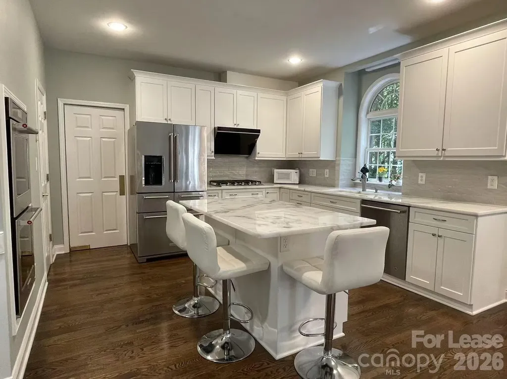 6025 Oakridge Court Matthews NC 28104