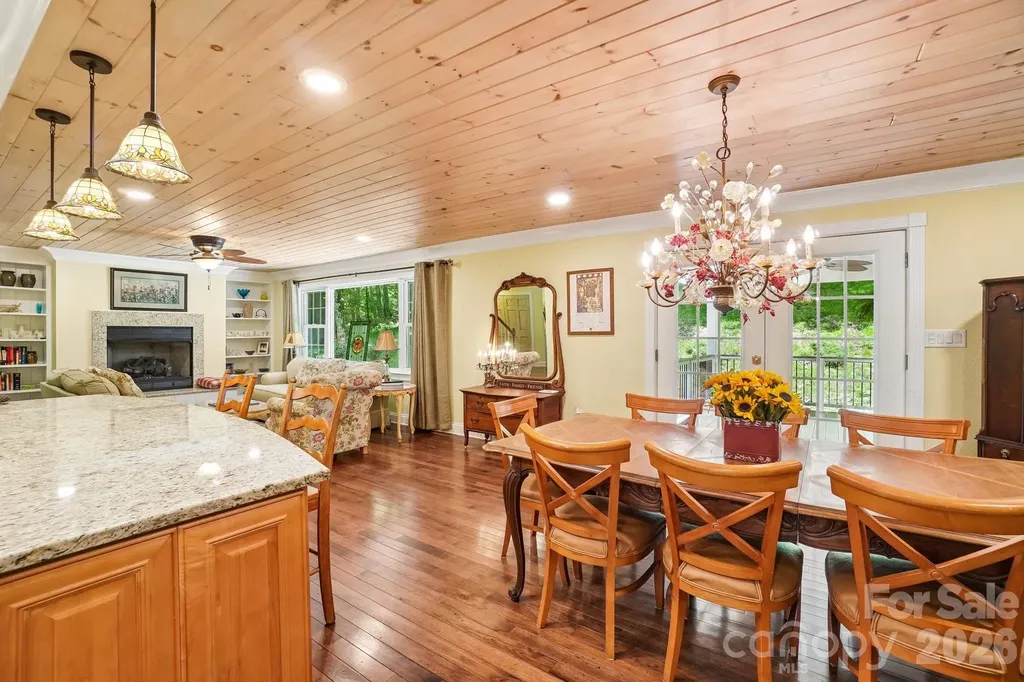 671 Trillium Lane Mars Hill NC 28754