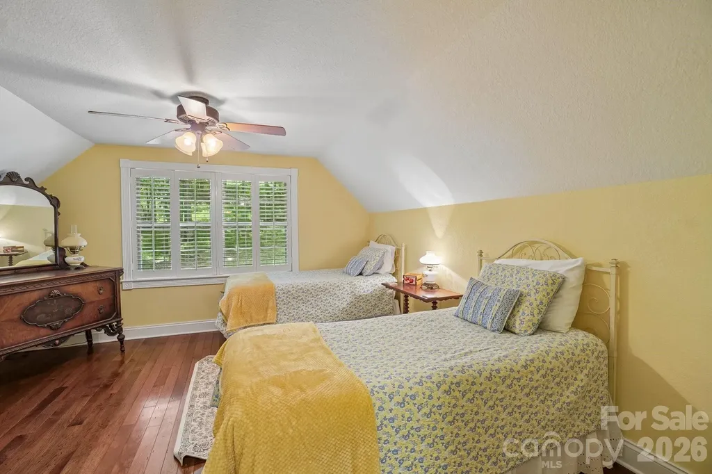 671 Trillium Lane Mars Hill NC 28754