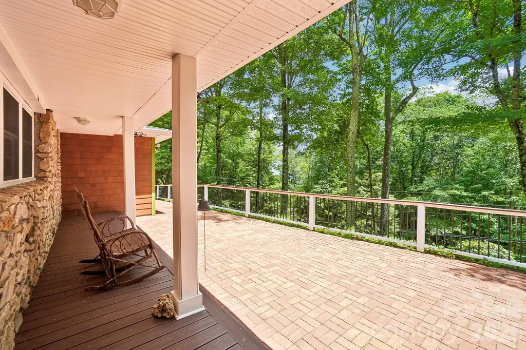 671 Trillium Lane Mars Hill NC 28754