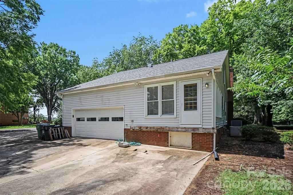 2710 Eva Drive NW Concord NC 28027